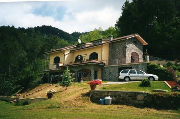 PROSPETTO - Villa plurilocale in vendita a POLVERARA