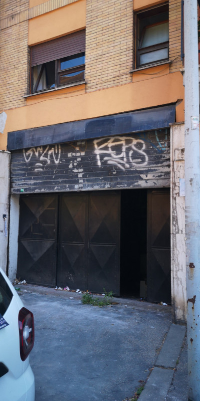 negozio in affitto a Roma