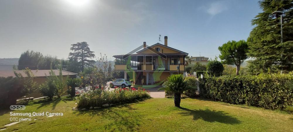 Villa indipendente plurilocale in vendita a Monsampolo del Tronto - Villa indipendente plurilocale in vendita a Monsampolo del Tronto