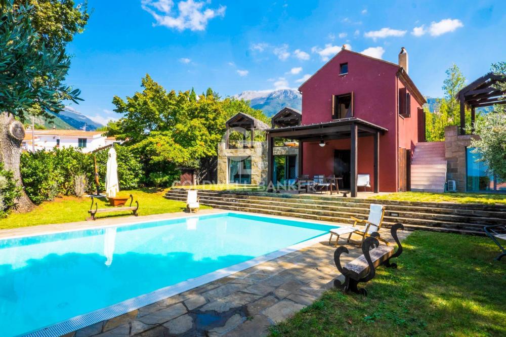 Villa indipendente plurilocale in vendita a Agropoli - Villa indipendente plurilocale in vendita a Agropoli