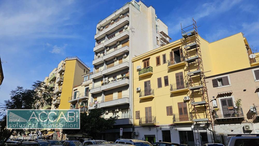 Appartamento quadrilocale in vendita a Palermo - Appartamento quadrilocale in vendita a Palermo