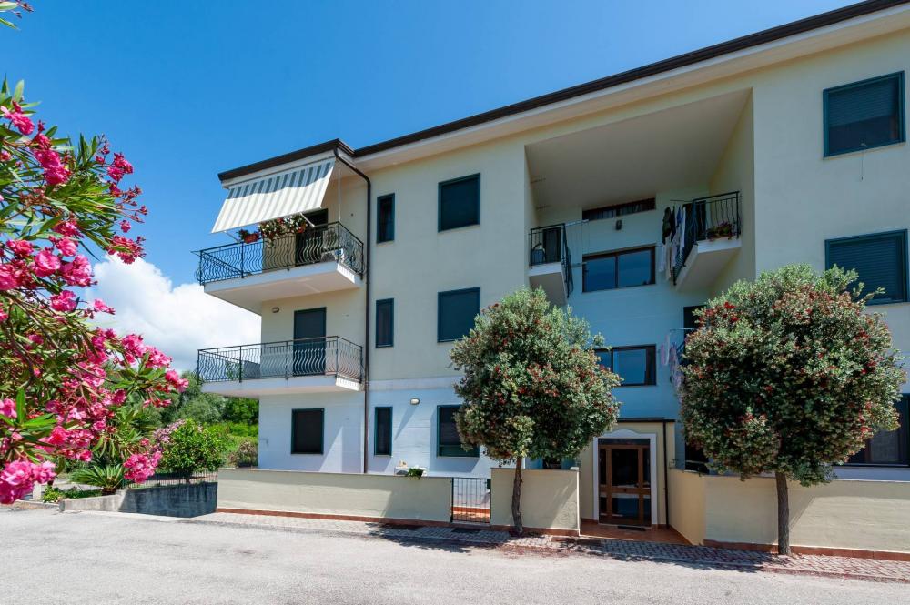 Appartamento trilocale in vendita a Castelnuovo Cilento - Appartamento trilocale in vendita a Castelnuovo Cilento