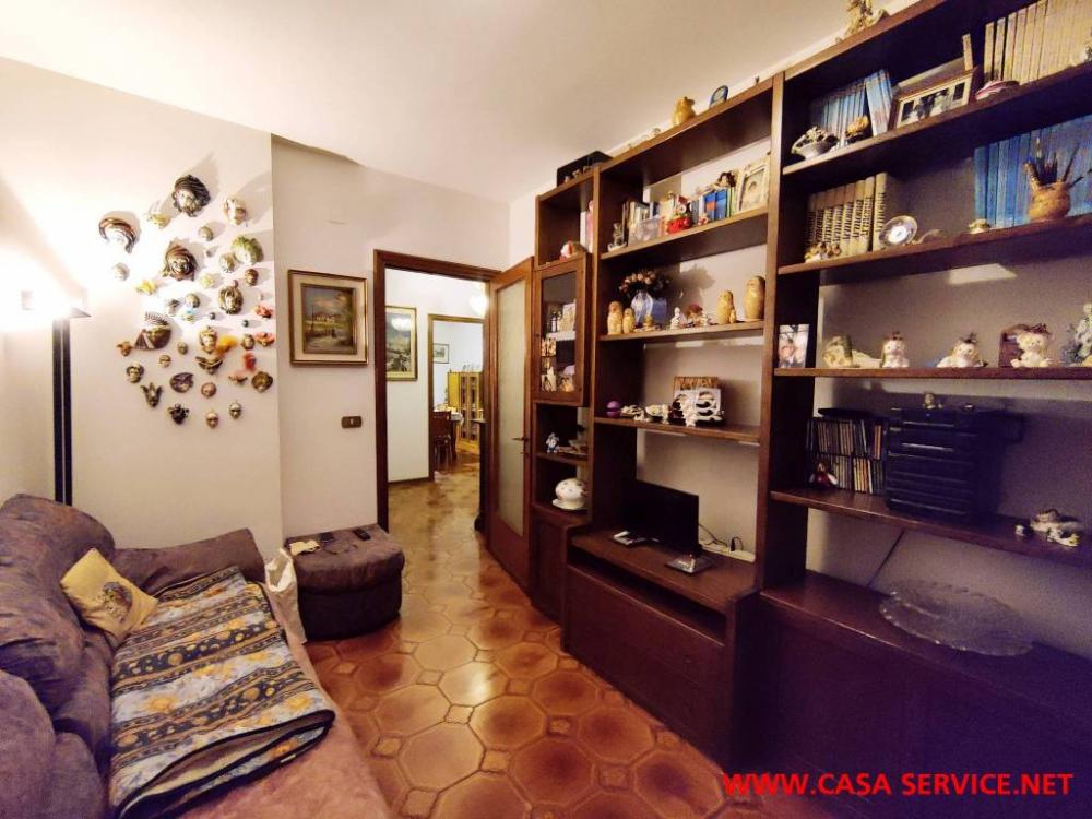 37af527ff844433fb070e9fd1c5c513e - Appartamento quadrilocale in vendita a Montevarchi