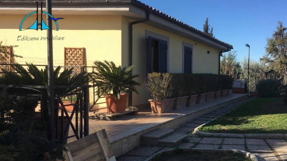 villa indipendente in vendita a Borgo quinzio