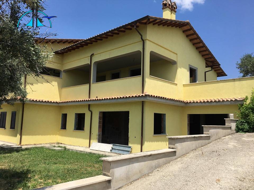villa indipendente in vendita a Coltodino