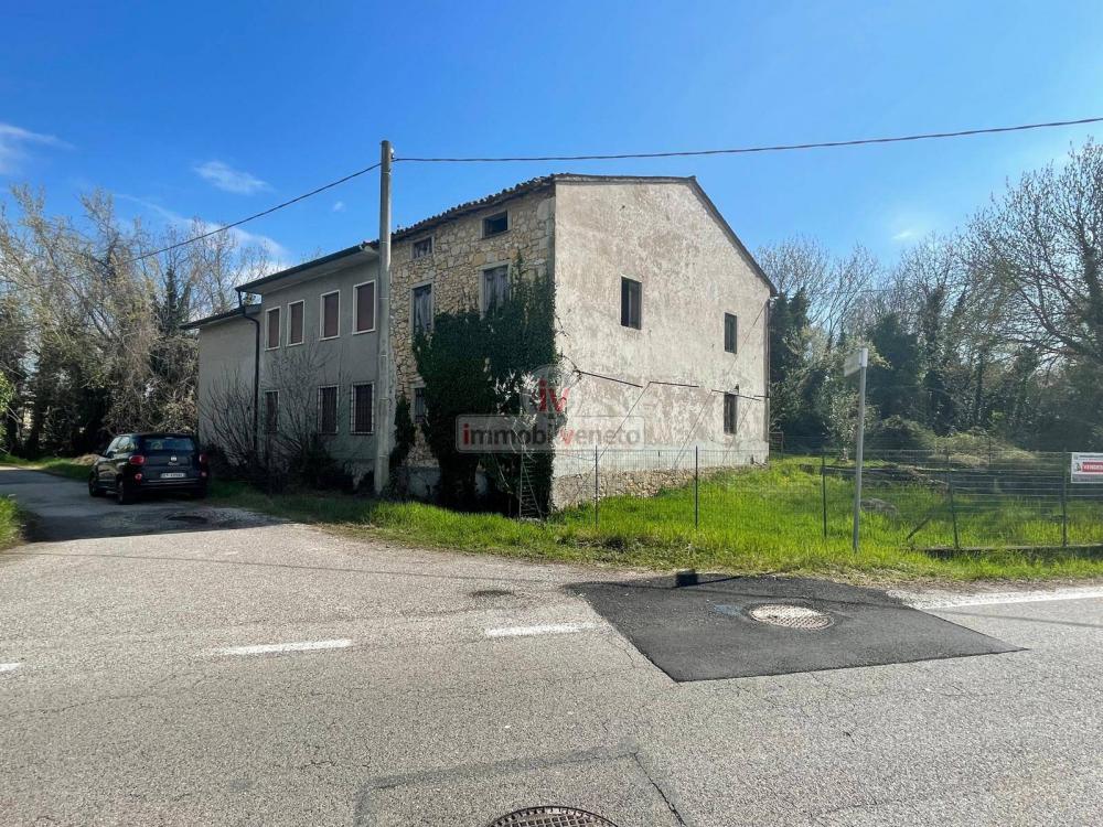 Rustico / casale plurilocale in vendita a Lonigo - Rustico / casale plurilocale in vendita a Lonigo