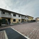 Villaschiera plurilocale in vendita a castel-d-azzano