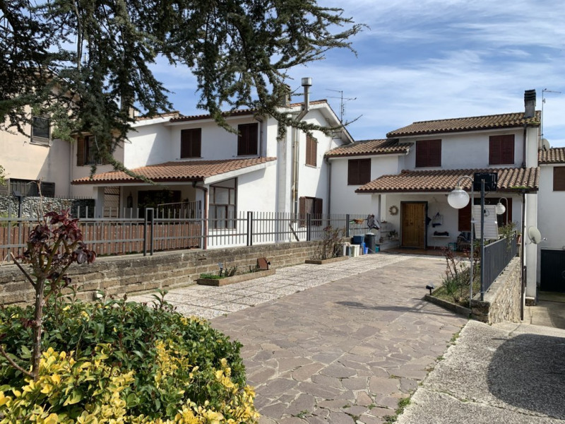 Villa plurilocale in vendita a castel-sant-elia - Villa plurilocale in vendita a castel-sant-elia