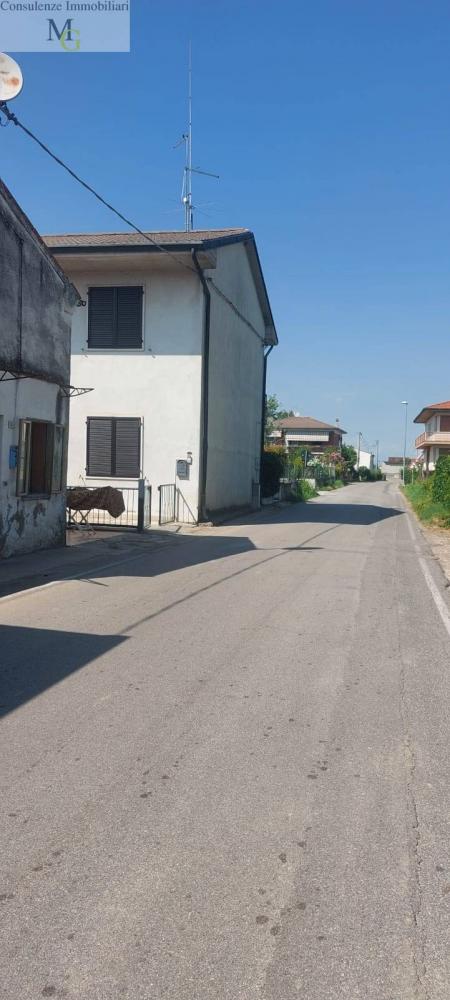 Appartamento plurilocale in vendita a Albaredo d'Adige - Appartamento plurilocale in vendita a Albaredo d'Adige