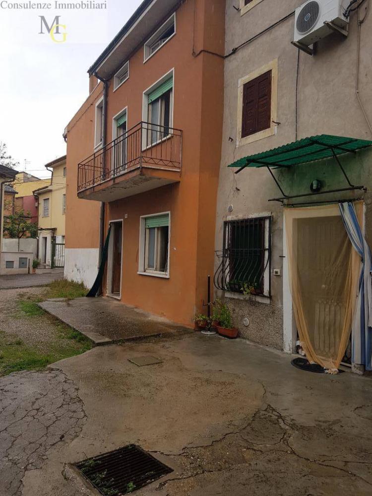 Rustico / casale trilocale in vendita a Monteforte d'Alpone - Rustico / casale trilocale in vendita a Monteforte d'Alpone