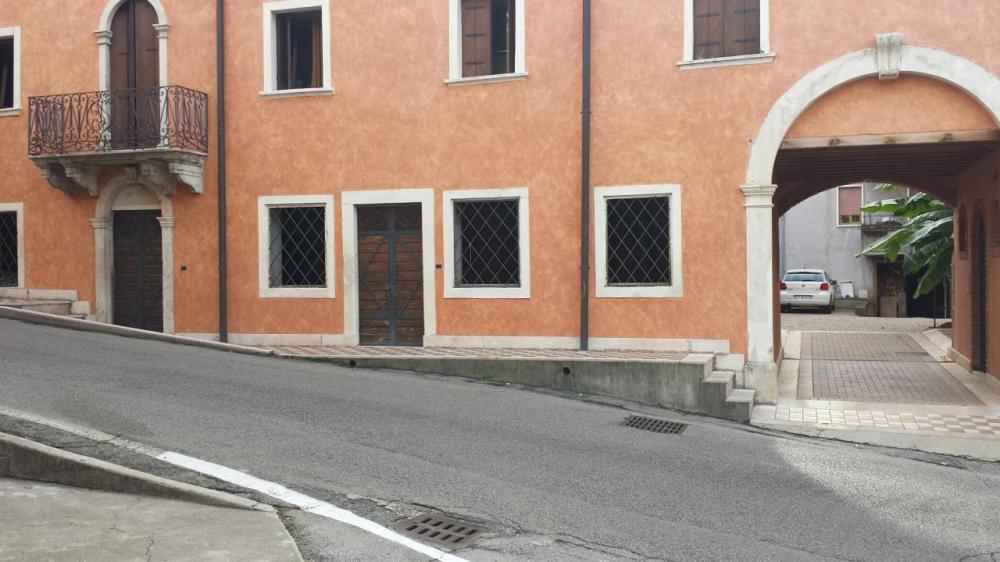 Ufficio quadrilocale in vendita a San Giovanni Ilarione - Ufficio quadrilocale in vendita a San Giovanni Ilarione