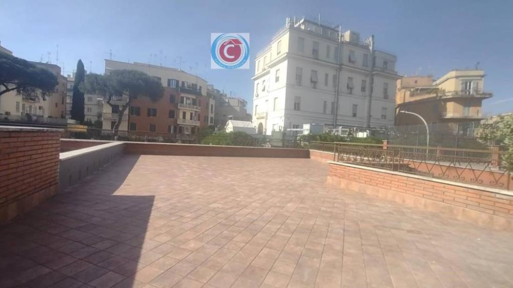 5b505ca070e8686eb34cb80a12d30023 - Appartamento trilocale in vendita a Roma