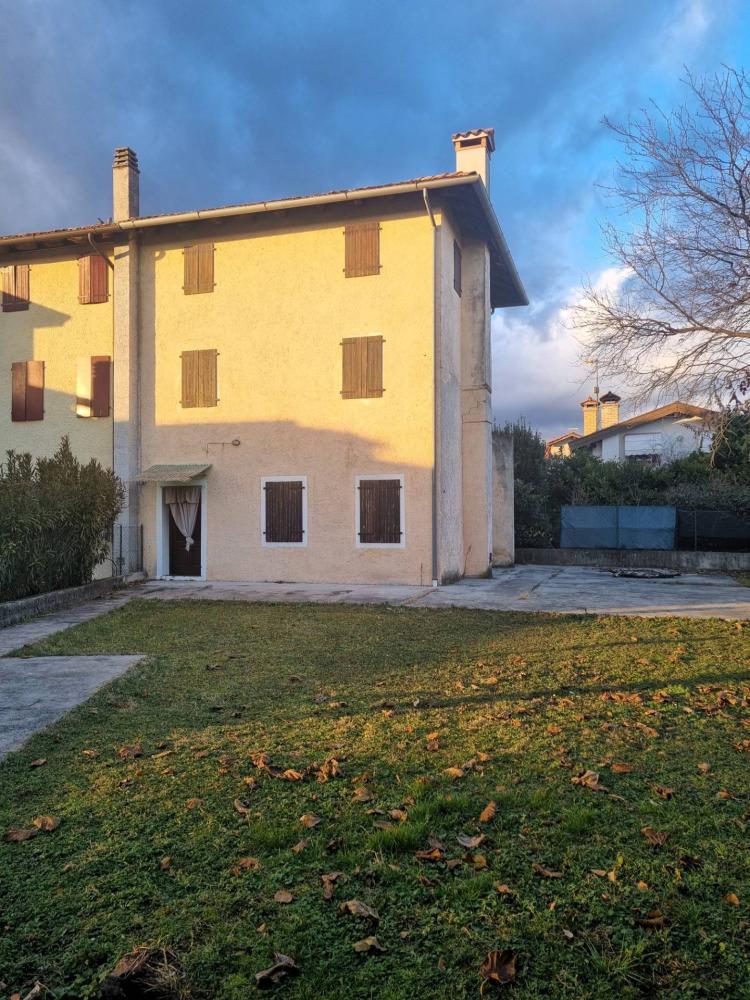 Rustico / casale trilocale in vendita a San Quirino - Rustico / casale trilocale in vendita a San Quirino