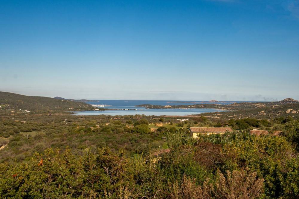 casa indipendente in vendita ad Olbia in zona Cugnana