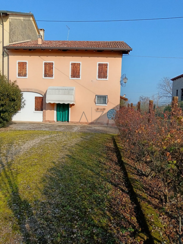 Rustico / casale quadrilocale in vendita a vedelago - Rustico / casale quadrilocale in vendita a vedelago