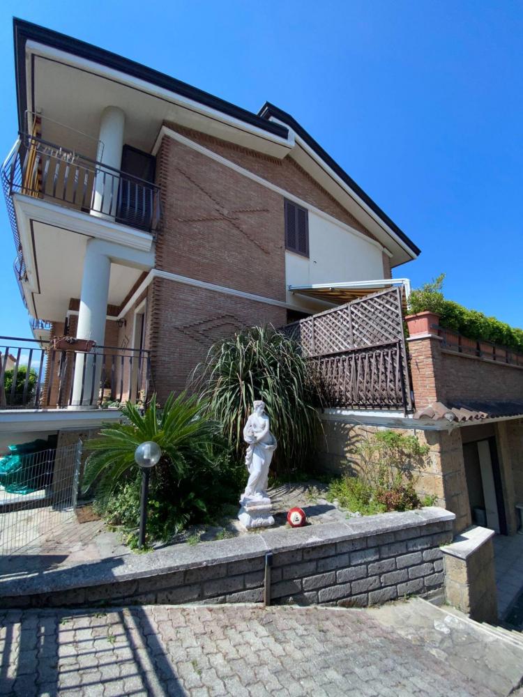 Villa indipendente plurilocale in vendita a Marigliano - Villa indipendente plurilocale in vendita a Marigliano