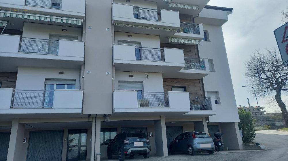 Appartamento plurilocale in vendita a Folignano - Appartamento plurilocale in vendita a Folignano