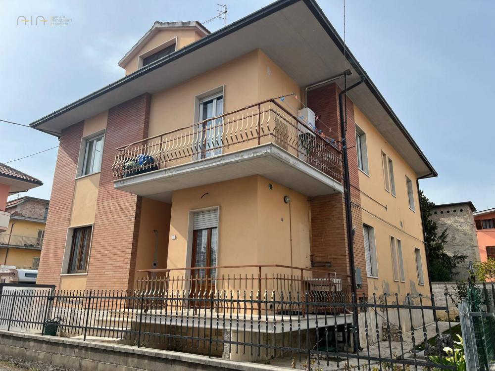 Casa plurilocale in vendita a Colli del Tronto - Casa plurilocale in vendita a Colli del Tronto