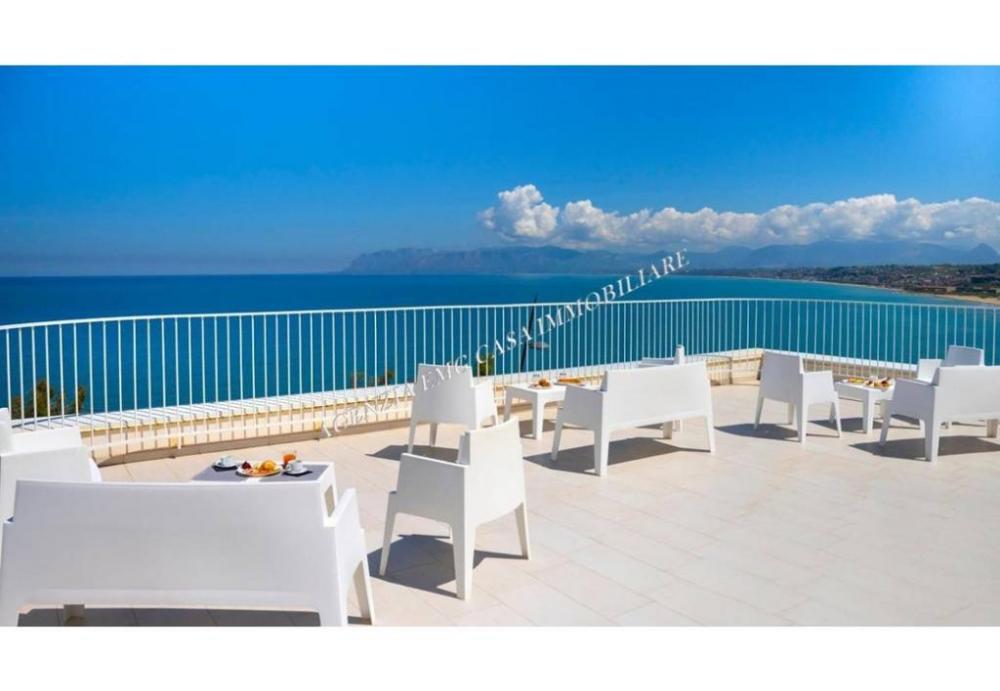 01a65a4ba2222e71b490b363618c628c - Stabile intero plurilocale in vendita a Castellammare del Golfo