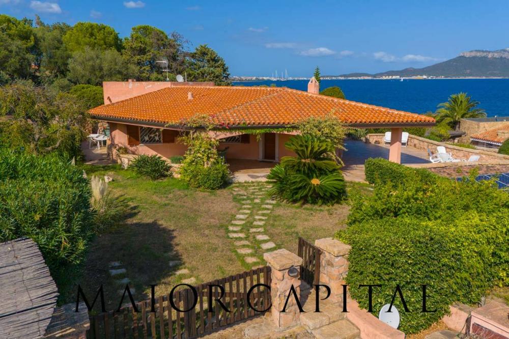 Villa indipendente plurilocale in vendita a Golfo Aranci - Villa indipendente plurilocale in vendita a Golfo Aranci