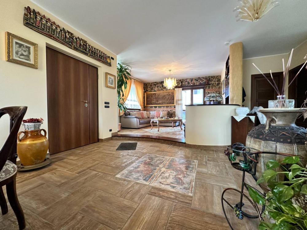 casa indipendente in vendita a Montepaone in zona Montepaone Lido