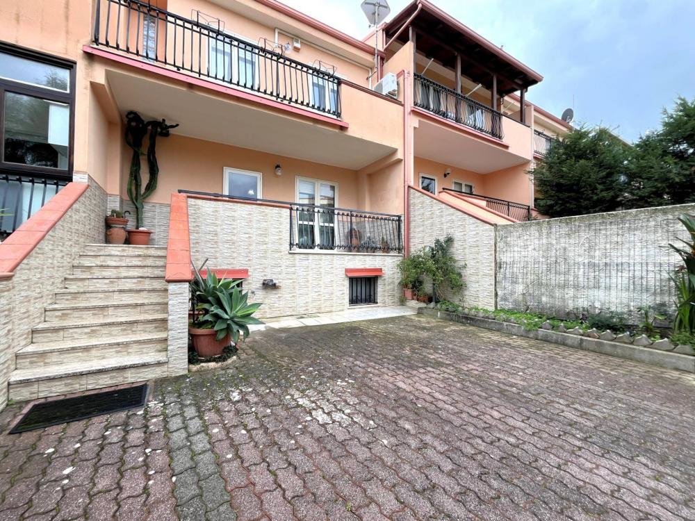 Villaschiera plurilocale in vendita a Catanzaro - Villaschiera plurilocale in vendita a Catanzaro