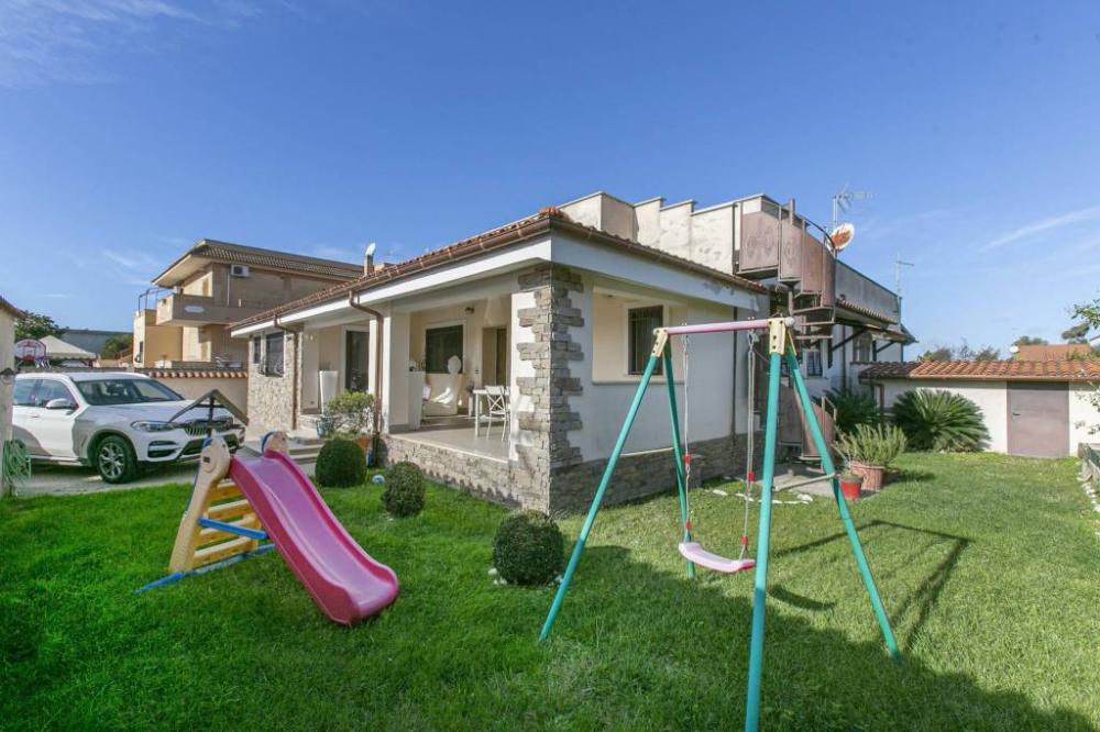 d517e127c6d739a4a459cf56fbdaa03f - Villa quadrilocale in vendita a Anzio