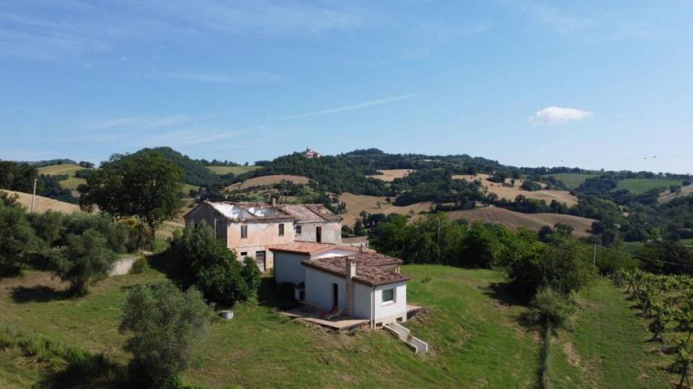 929c33b6fa82e0710ac29788fe4ca7cd - Rustico / casale quadrilocale in vendita a Montefelcino