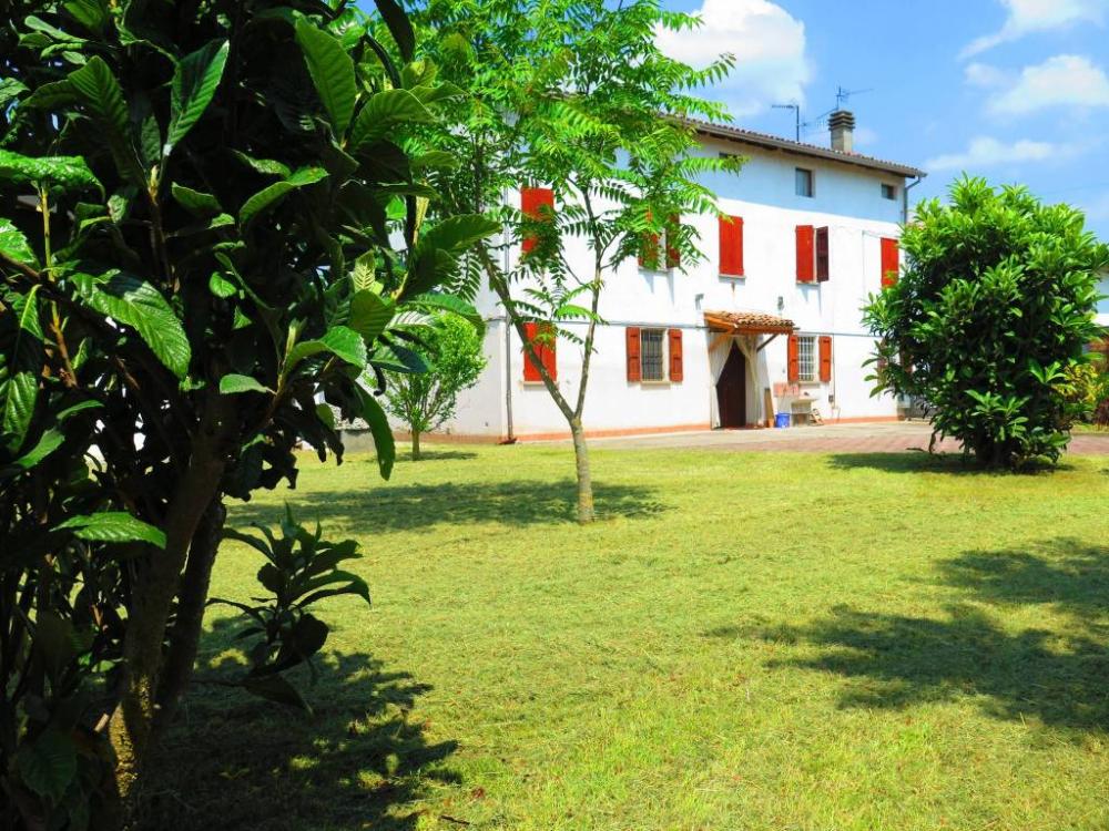Villa plurilocale in vendita a Brescello - Villa plurilocale in vendita a Brescello