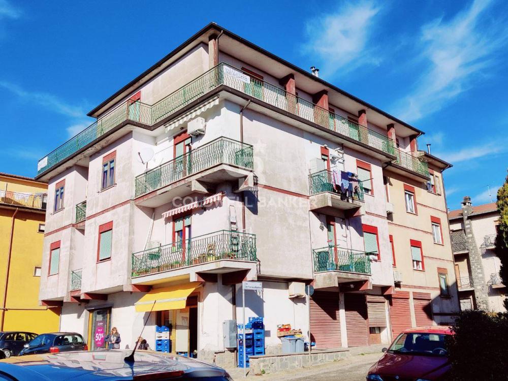 Appartamento plurilocale in vendita a Bagnoregio - Appartamento plurilocale in vendita a Bagnoregio