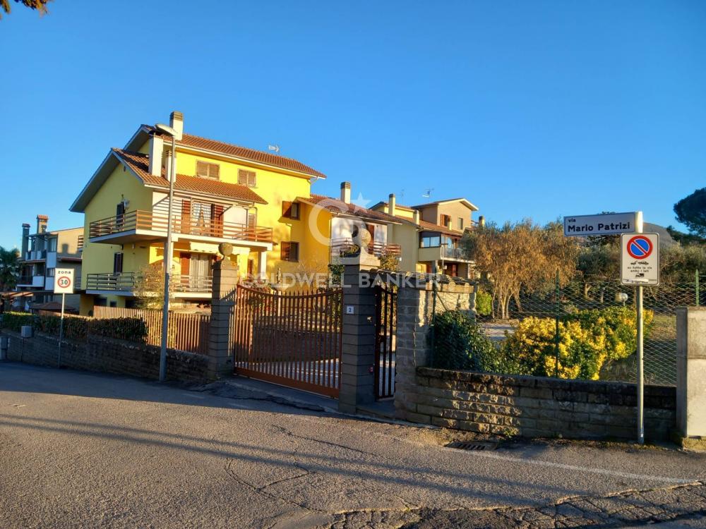 Villa plurilocale in vendita a Vitorchiano - Villa plurilocale in vendita a Vitorchiano