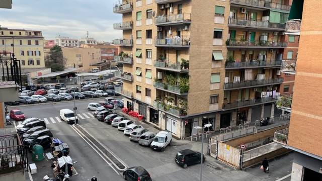 58b0fc1b0be3e2650a2db2e9e0eef6a1 - Appartamento quadrilocale in vendita a Roma