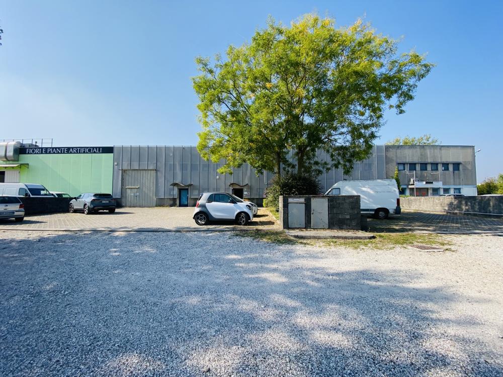 magazzino-laboratorio in vendita a Udine