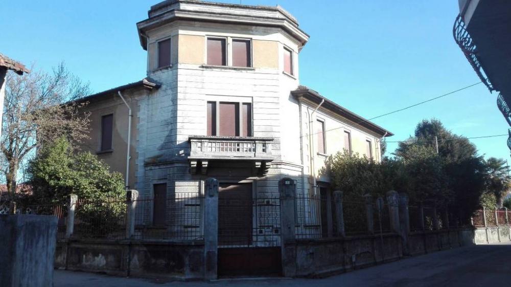 villa in vendita a Varallo Pombia