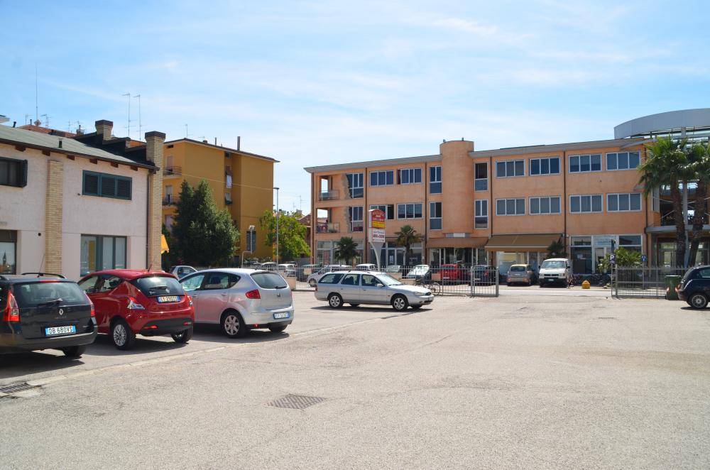 azienda commerciale in affitto a San Benedetto del Tronto