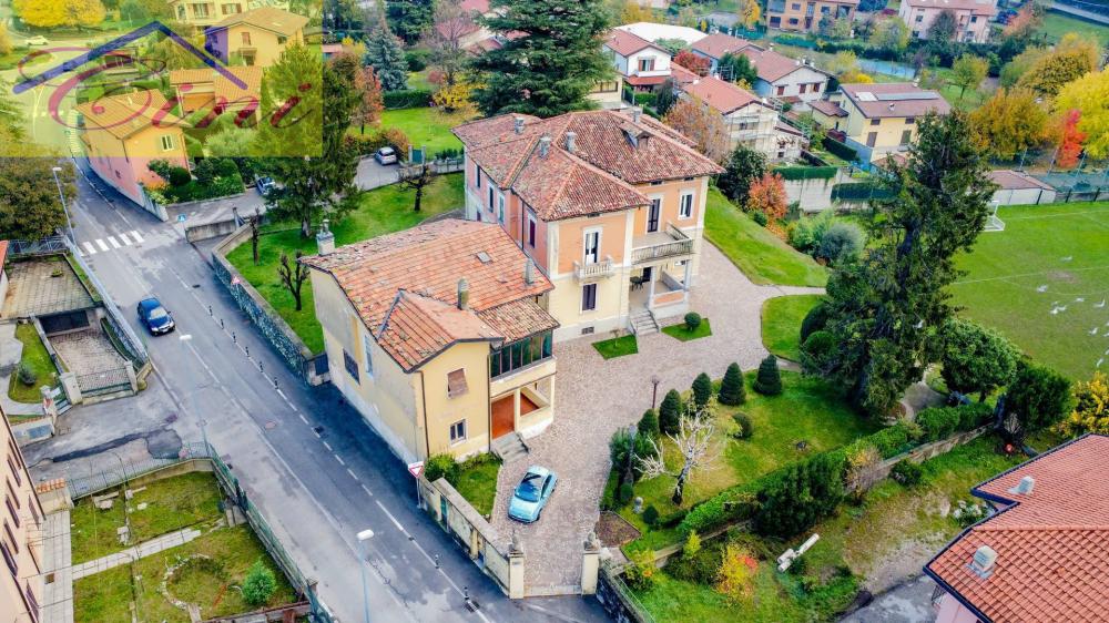 Villa indipendente plurilocale in vendita a Nibionno - Villa indipendente plurilocale in vendita a Nibionno