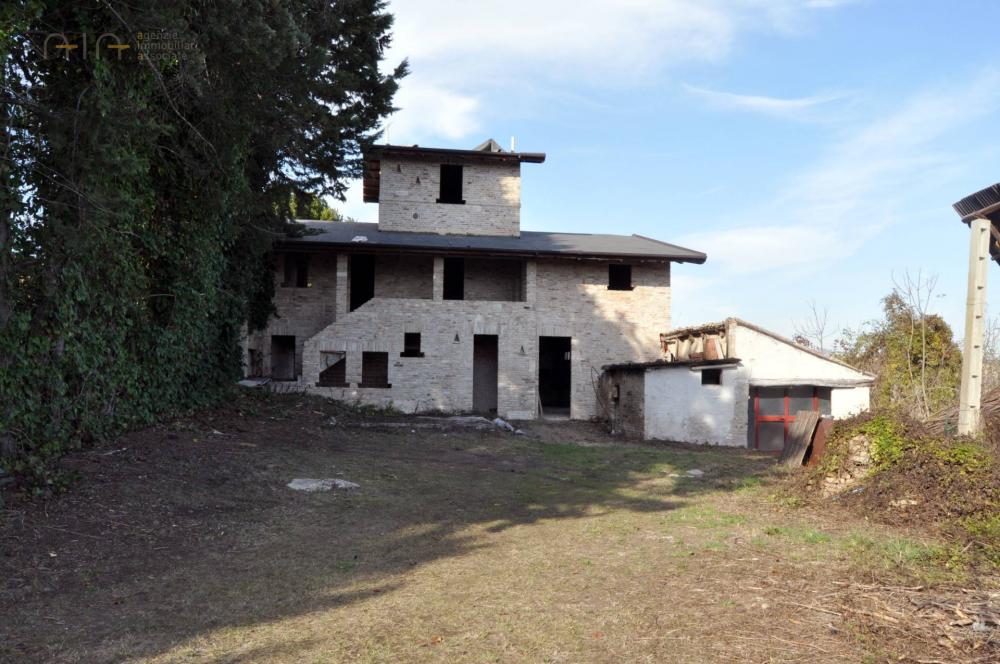 Rustico / casale plurilocale in vendita a Castel di Lama - Rustico / casale plurilocale in vendita a Castel di Lama