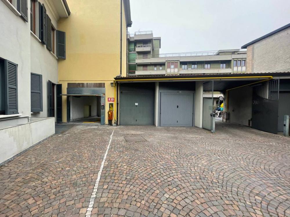 garage in vendita a Monza