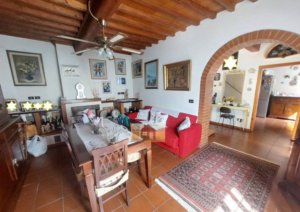 381ebb2bc41cff3ab55b9394870e9a49 - Casa quadrilocale in vendita a Campi Bisenzio