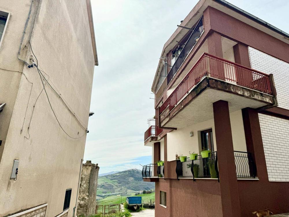 Appartamento trilocale in vendita a Motta Montecorvino - Appartamento trilocale in vendita a Motta Montecorvino