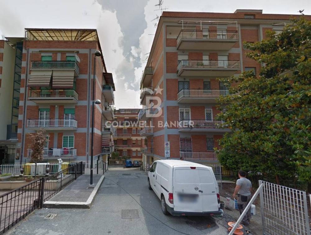 Appartamento trilocale in vendita a Pomezia - Appartamento trilocale in vendita a Pomezia