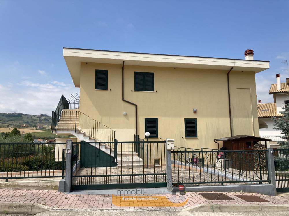 Esterno - Villa indipendente bilocale in vendita a Pineto