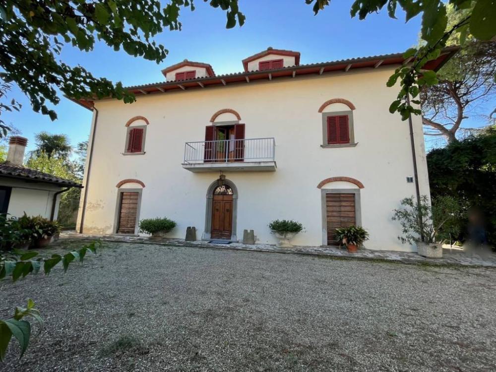 698aaac812a194d04d8aa63930bd0dc4 - Villa plurilocale in vendita a Arezzo