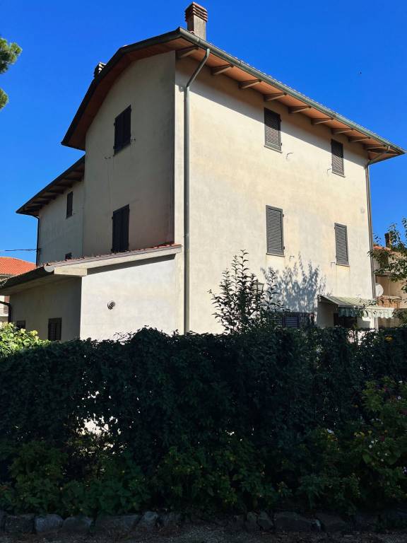 villaschiera in vendita a Arezzo