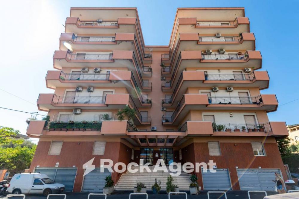 a54f09ba5b280462b0da396fa7b44199 - Appartamento trilocale in vendita a Catania