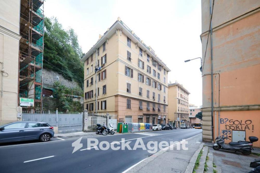 a8738f1b9fdcd9e8a2cf85825c009a00 - Appartamento trilocale in vendita a Genova