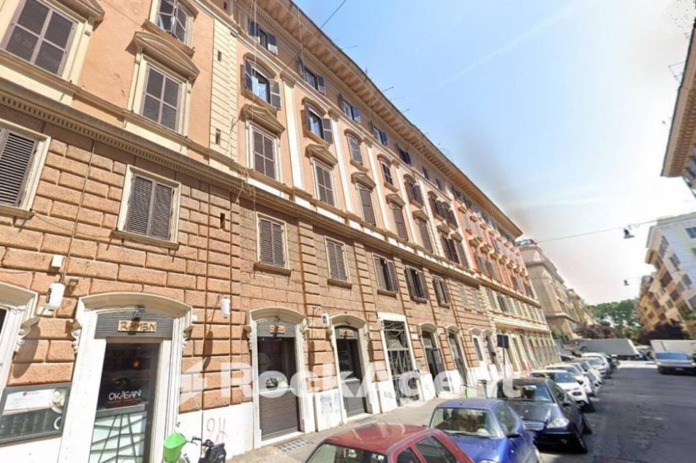 f228bfcbbac7cb1cca86b41a40d1c668 - Appartamento quadrilocale in vendita a Roma