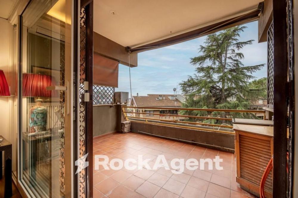 d66ff308596cca1688f0b1b5f5b604db - Appartamento quadrilocale in vendita a Roma