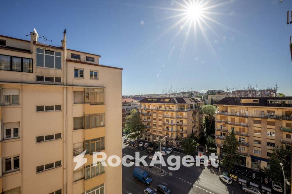 78e8ed4666a9e6e1ae345dda738ef4b7 - Appartamento trilocale in vendita a Roma