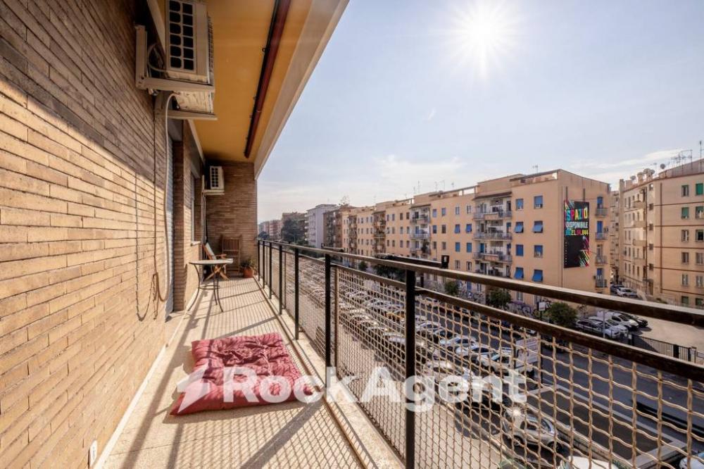 021a5cec250db109a8d69437517222f7 - Appartamento trilocale in vendita a Roma